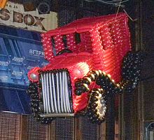 Фигура из шаров «Ретро автомобиль»