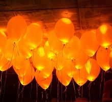 Светящиеся оранжевые шары 30 см