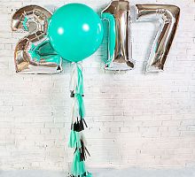 Композиция с большими шарами №3