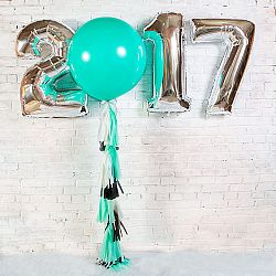 Композиция с большими шарами №3