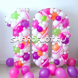 Композиция из шаров цифра 10 (аэромозайка)