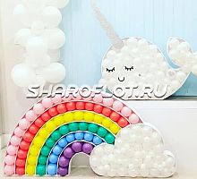 Радуга с тучкой из  шаров в технике "Аэромозаика"