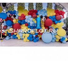 Разноцветная фотозона с микки и минни маусами