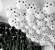 Шар Белый (горох черный), 30см