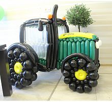 Фигура из шаров «Трактор»