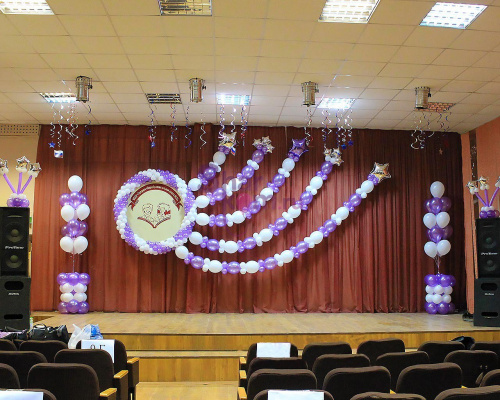 Динамичное оформление сцены шарами