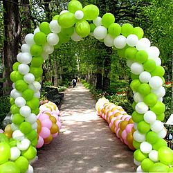 Гирлянда из шаров «Бело-Салатовая»