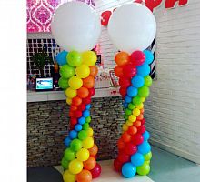 Радужная колонна из шаров
