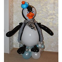 Фигура из шаров «Пингвин»