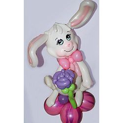 Фигура из шаров «Зайка с цветочком»